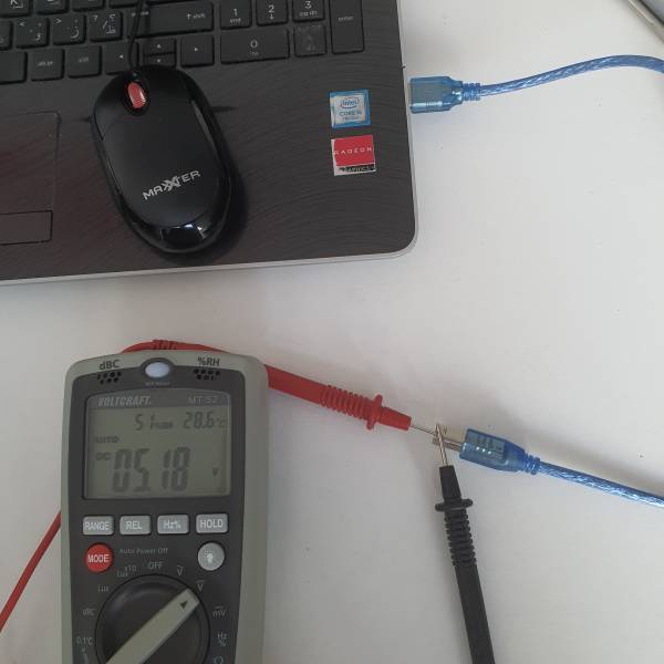 laptop-usb-voltage.jpg