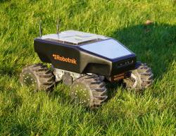 summit_robot.jpg summit_robot.jpg